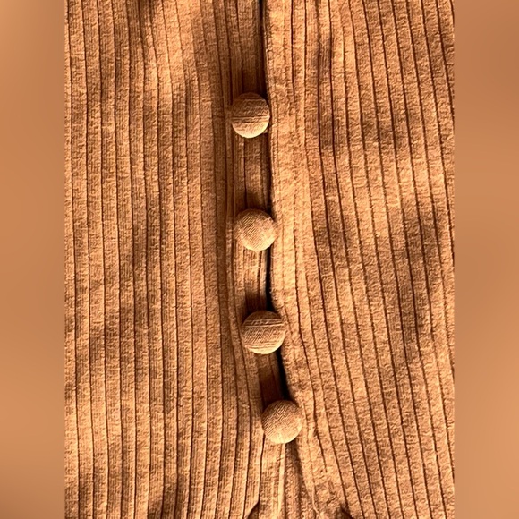 PRIVACY PLEASE :: TOP - Picture 3 of 10